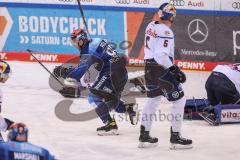 DEL - ERC Ingolstadt - EHC Red Bull München - Brandon DeFazio (24 ERC) erzielt das erlösende Tor zum 5:4, München scheidet aus. ERC Ingolstadt im Halbfinale, Tor Jubel