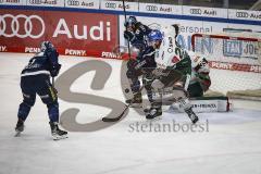 Im Bild: Brandon Defazio (#24 ERCI) Mirko Höflin (#10 ERCI)

