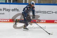 Penny DEL - Eishockey - Saison 2021/22 - ERC Ingolstadt - Grizzlys Wolfsburg -  Mirko Höflin (#10 ERCI) - Foto: Jürgen Meyer