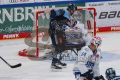 DEL - ERC Ingolstadt - Schwenninger Wild Wings - Marko Friedrich verpasst den Puck zum Tor