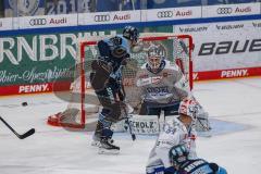 DEL - ERC Ingolstadt - Schwenninger Wild Wings - Marko Friedrich verpasst den Puck zum Tor