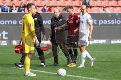 3.Liga - Saison 2022/2023 - FC Ingolstadt 04 -  SV Meppen - Patrick Schmidt (Nr.9 - FCI) verlässt verletzt den Platz - Foto: Meyer Jürgen