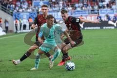 3. Liga; FC Ingolstadt 04 - TSV 1860 München; Zweikampf Kampf um den Ball Guttau Julian (7 TSV) Jannik Mause (7, FCI) Julian Kügel (31, FCI)