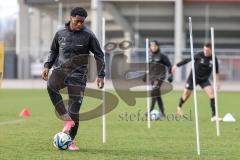 3. Liga; FC Ingolstadt 04 - Trainingsauftakt im Audi Sportpark, Trainingsgelände; Bryang Kayo (48, FCI)