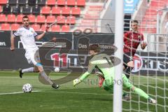 3. Liga - FC Ingolstadt 04 - 1. FC Saarbrücken - Stefan Kutschke (30, FCI) Torwart Batz Daniel (1 SB)