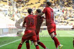 3. Liga; Alemannia Aachen - FC Ingolstadt 04; Dennis Kaygin (10, FCI) Tor Jubel Treffer 0:1 Siegtreffer, Jonas Scholz (15, FCI) Linus Rosenlöcher (19, FCI) bei den Fans