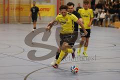 Lotto Bayern Hallencup - Lindenkreuzhalle Saison 2024/25 - FC Hitzhofen - FC Türk Sport Garching  - Koray Altinay schwarz Türk Garching - Mike Schmal gelb Hitzhofen - Foto: Meyer Jürgen