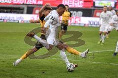 3. Liga - Dynamo Dresden - FC Ingolstadt 04 - Justin Butler (31, FCI) Schuß, Mörschel Heinz (8 Dresden) stört