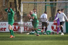 Bezirksliga - Saison 2025/26 - FC Gerolfing - SpVgg Altenerding - Max Seitle (Nr.6 - FC Gerolfing) mit einer Torchance am Boden - enttäuscht - Lukas Loher TW Altenerding - Astrit Topalaj (Nr.26 - FC Gerolfing) - Bastian  Heigl (Nr.2 - FC Gerolfing) - Foto