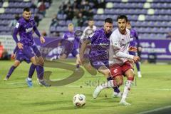 3. Liga; Erzgebirge Aue - FC Ingolstadt 04; Zweikampf Kampf um den Ball Fredrik Carlsen (8, FCI) Malone Ryan (16 Aue)