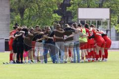 2. Bundesliga Frauen - Saison 2023/24 - FC Ingolstadt 04 Frauen - FC Bayern München II -  Die Mannschaft bildet einen Kreis vor dem Spiel -  - XXXXX - Foto: Meyer Jürgen