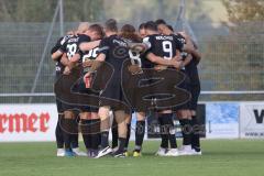 Toto Pokal - Saison 2022/2023 - SV Schalding-Heining - FC Ingolstadt 04 - Die Mannschaft bildet einen Kreis vor dem SpielFoto: Meyer Jürgen