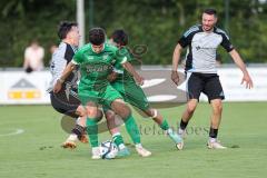 Bezirksliga - Saison 2025/26 - FC Gerolfing - TSV Ober./Unterh.stadt - David Romanov (Nr.14 - TSV Ober-/Unterh.stadt) - Ahmet Altey grün Gerolfing rechts - Leonardo Lucic grün Gerolfing - Foto: Meyer Jürgen