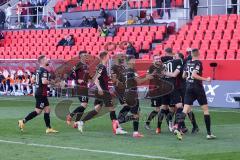 2.BL; FC Ingolstadt 04 - Holstein Kiel; Tor Jubel Ausgleich Stefan Kutschke (30, FCI) 1:1 Filip Bilbija (35, FCI) Rico Preißinger (6, FCI) Dennis Eckert Ayensa (7, FCI) Nico Antonitsch (5, FCI) Rico Preißinger (6, FCI) Christian Gebauer (22, FCI) Marc Ste