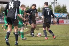 Kreisklasse - Saison 2025/26- TSV Gaimersheim II - SV Lippertshofen - Jonas Bienert grün Lippertshofen - Denis Janjic schwarz Gaimersheim - Foto: Meyer Jürgen