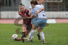 *** 2. Bundesliga Frauen - Saison 2025/26 - FC Ingolstadt 04 Frauen - VFL Bochum - Jenny Beyer (Nr.8 - FC Ingolstadt Frauen I) - Bantle Alina blau Bochum - Joester Emely blau Bochum rechts - Foto: Meyer Jürgen