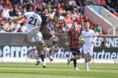 3. Liga; FC Ingolstadt 04 - Arminia Bielefeld; Zweikampf Kampf um den Ball Pascal Testroet (37, FCI) Russo Stefano (21 AB)