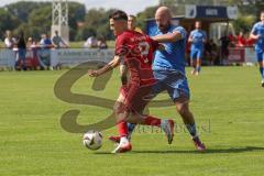 Kreisliga - Saison 2025/26- SV Hundszell - SV Zuchering - Paul Wärmann rot Zuchering - Marcel Nicht blau Hundszell - Foto: Meyer Jürgen