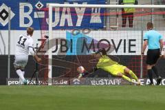 2. Fußball-Liga - Saison 2021/2022 - FC Ingolstadt 04 - Hamburger SV - Der 0:4 Führungstreffer durch Mikkel Kaufmann #11 Hamburg - Dejan Stojanovic Torwart (#39 FCI) -  jubel - Foto: Meyer Jürgen