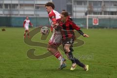 Kreisklasse - Saison 2025/26- Türk SV Ingolstadt - SC Steinberg-  - Denis Kuqanaj weiss Türkisch  - Aidan Röttger rot Steinberg  - Foto: Meyer Jürgen