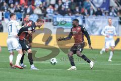 3. Liga; FC Ingolstadt 04 - MSV Duisburg; Besuschkow Max (17 MSV) Benjamin Kanuric (37 FCI)  Obed Ugondu (17, FCI)