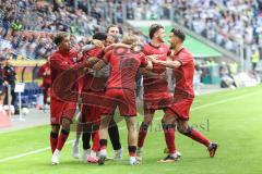 3. Liga; MSV Duisburg - FC Ingolstadt 04; Tor Jubel Treffer 0:1 durch Davide Sekulovic (33, FCI) Cheftrainerin Sabrina Wittmann (FCI) rennt zu ihm aufs Feld, Max Plath (14 FCI) Yann Sturm (7, FCI) Linus Rosenlöcher (19, FCI) #Fredrik Carlsen (8, FCI)