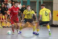 Lotto Bayern Hallencup - Saison 2024/25 - Türkisch SV Ingolstadt - FC Hitzhofen/Oberzell- Felix Bogner gelb Hitzhofen - Enis Kuqanaj rot Türkisch - Foto: Meyer Jürgen