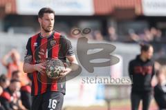 Toto-Pokal; FV Illertissen - FC Ingolstadt 04; Ryan Malone (16, FCI) Einwurf