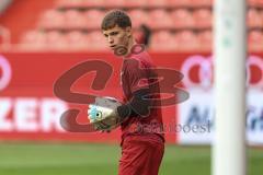 3. Liga; FC Ingolstadt 04 - Erzgebirge Aue; Profi Debüt Torwart David Klein (47, FCI) vor dem Spiel