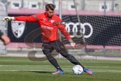 Freundschaftsspiel - Saison 2022/2023 - FC Ingolstadt 04 -  SpVgg Bayreuth - Torwart Markus  Ponath (Nr.40 - FCI) beim warm machen - Foto: Meyer Jürgen