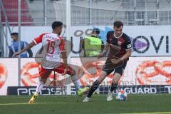 2.BL; FC Ingolstadt 04 - SSV Jahn Regensburg; Nils Roeseler (13, FCI) Sarpreet Singh (15 SSV)