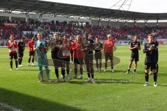 3.Liga - Saison 2022/2023 - Hallersche FC - FC Ingolstadt 04 - Die Mannschaft auf dem Weg zu den Fans und bedanken sich - Torwart Marius Funk (Nr.1 - FCI) - Tobias Schröck (Nr.21 - FCI) -  - Foto: Meyer Jürgen