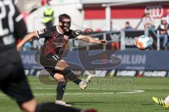 2.BL; FC Ingolstadt 04 - Holstein Kiel; Torschuß Michael Heinloth (17, FCI) Maske