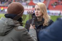 3. Liga; FC Ingolstadt 04 - MSV Duisburg; Stadionsprecher Italo Mele Interview Kaufmännischer Leiter Florian Günzler und Oberregierungsrätin Kathrin Lesiak