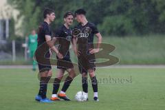 Relegation 2 - U17 - SSV Jahn Regensburg - FC Ingolstadt 04 - Freistoß Absprache, Aristotelis Dimitriadis (3 FCI) Valentin Hoti (6 FCI) Davide Sekulovic (7 FCI)