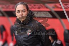 3. Liga; FC Ingolstadt 04 - FC Viktoria Köln; SchanzenGeber-Spieltag, vor dem Spiel Cheftrainerin Sabrina Wittmann (FCI)