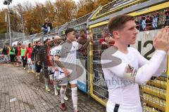 3. Liga; VfB Oldenburg - FC Ingolstadt 04; Sieg Jubel Freude, Spieler bedanken sich bei den Fans, Denis Linsmayer (23, FCI) Calvin Brackelmann (17, FCI) Nico Antonitsch (5, FCI) David Kopacz (29, FCI) Patrick Schmidt (9, FCI) Tim Civeja (8, FCI) Tobias Be