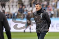 3. Liga; TSV 1860 München - FC Ingolstadt 04; vor dem Spiel angespannt konzentriert Cheftrainer Michael Köllner (FCI)