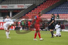 2.BL; 1. FC Heidenheim - FC Ingolstadt 04; Niederlage, hängende Köpfe Nico Antonitsch (5, FCI) Nils Roeseler (13, FCI) Hans Nunoo Sarpei (18 FCI) Maurice Malone (15, FCH)