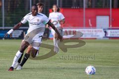 Testspiel - SpVgg Greuther Fürth - FC Ingolstadt 04 - Moussa Doumbouya (Nr.27 - FCI) - Raebiger Sidney (#6 Fürth) - Foto: Jürgen Meyer