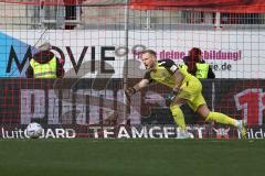 3. Liga; FC Ingolstadt 04 - Rot-Weiss Essen; Torwart Marius Funk (1, FCI)