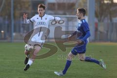 Bayernliga Nord - Saison 2025/26 - FC Ingolstadt 04 II - Würzburger FV - Tomislav Bagaric (Nr.5 - FC Ingolstadt II) - Steffen Krautschneider blau Würzburg - Foto: Meyer Jürgen