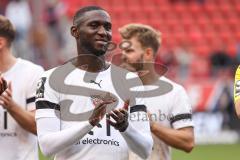 3. Liga; FC Ingolstadt 04 - SpVgg Unterhaching; Sieg Jubel Freude Spieler bedanken sich bei den Fans 3:0 Daouda Beleme (9, FCI)