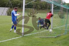 Kreisliga - Saison 2023/24 - SV Lippertshofen - SV Hundszell -  Der 0:2 Führungstreffer durch Matthias Weinzierl blau Hundszell  - Micha Balzer Torwart Lippertshofen - jubel - Foto: Meyer Jürgen