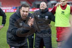 3. Liga; FC Ingolstadt 04 - TSG Hoffenheim II; Spiel ist aus, Sieg Jubel Freude Mannschaft im Kreis Co-Trainer Patrick Schönfeld (FCI) Mattis Hoppe (2, FCI) (FCI) Jasper Maljojoki (23, FCI)