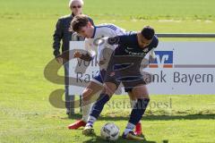 Kreisklasse - SV Hundszell - SV Zuchering - Lukas Conradi #13 weiss Hundszell - Daniel Drotleff #10 blau Zuchering - Foto: Jürgen Meyer