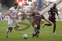 3. Liga - SV Wehen Wiesbaden - FC Ingolstadt 04 - Michael Heinloth (17, FCI) Florian Carstens (17 SVW) Zweikampf
