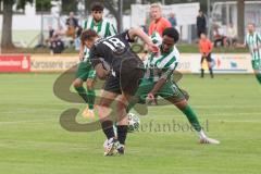 Landesliga - Saison 2025/26 - SV Manching - FC Memmingen II - Romeo Öxler (Nr.17 - SV Manching) - Seitz Henry schwarz Memmingen  - Foto: Meyer Jürgen