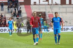 2.BL; FC St. Pauli - FC Ingolstadt 04, Niederlage 4:1, Tobias Schröck (21, FCI) Michael Heinloth (17, FCI) gehen vom Platz, Merlin Röhl (34, FCI)