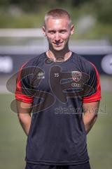 3. Liga; FC Ingolstadt 04 - Trainingsauftakt, erstes Training nach der Sommerpause; Neuzugang Spielanalyst Yannick Schmidt (FCI)